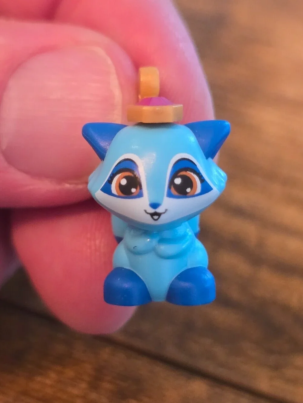 Windflower raccoon figure from the LEGO Disney Princess 41142 Palace Pets